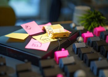 Featured image for: Dealing with an Insurance Adjuster: 7 Tips for a Successful Home Insurance Claim